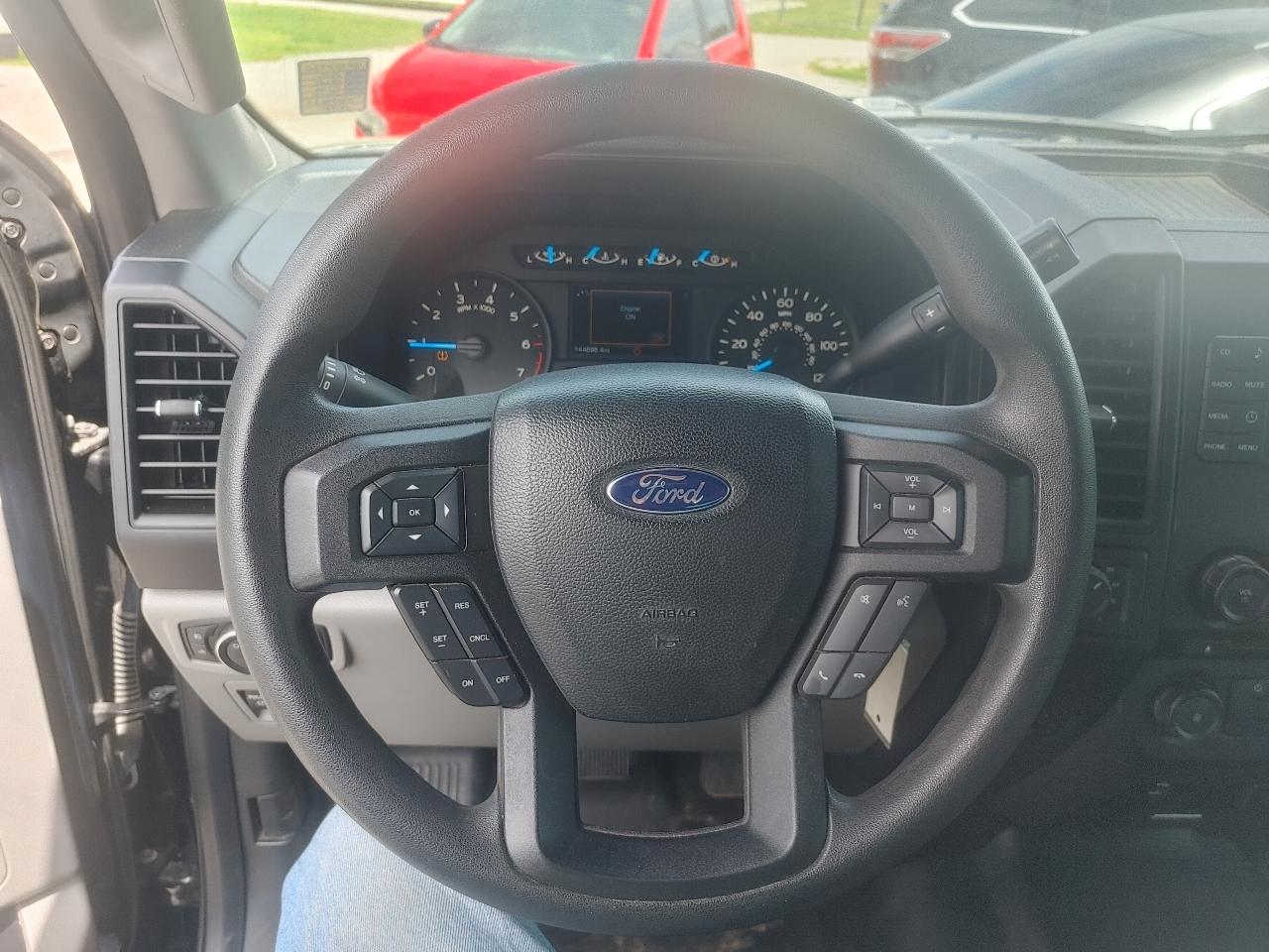 Ford F-150 4WD SuperCab 145" XL 2016