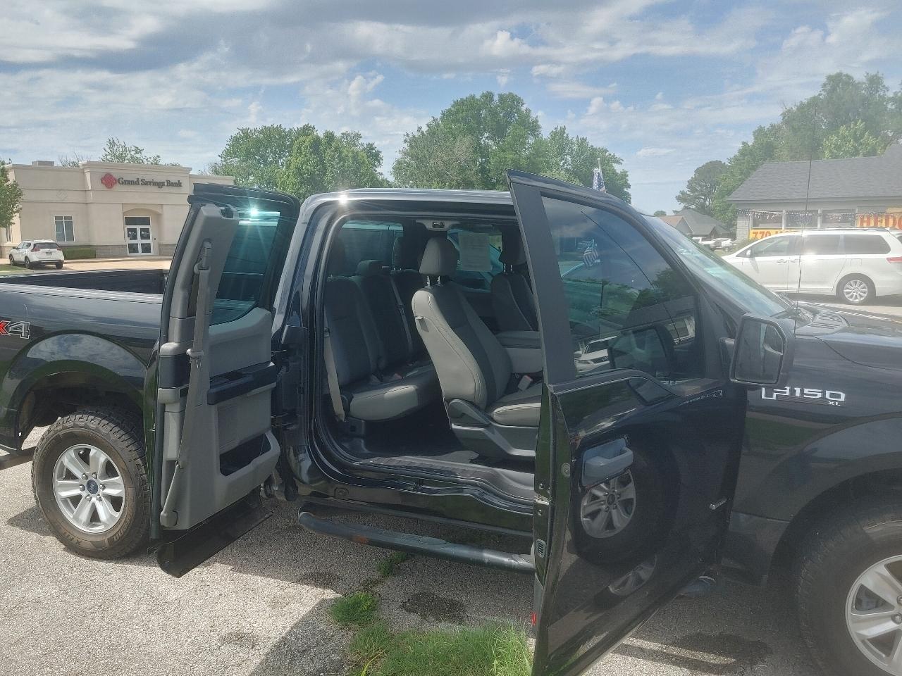 Ford F-150 4WD SuperCab 145" XL 2016