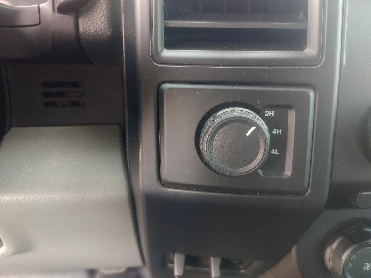 Ford F-150 4WD SuperCab 145" XL 2016