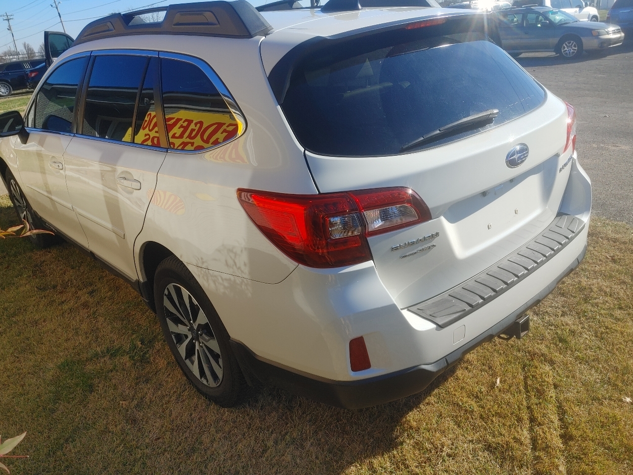 2016 Subaru Outback 2.5i Limited photo 3