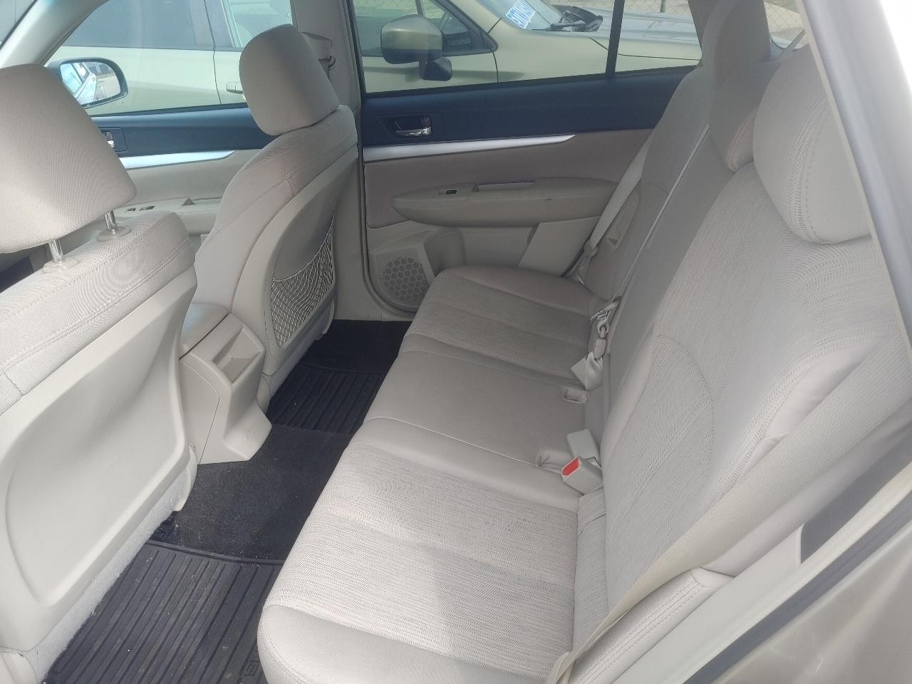 Subaru Outback 2.5i Premium 2014