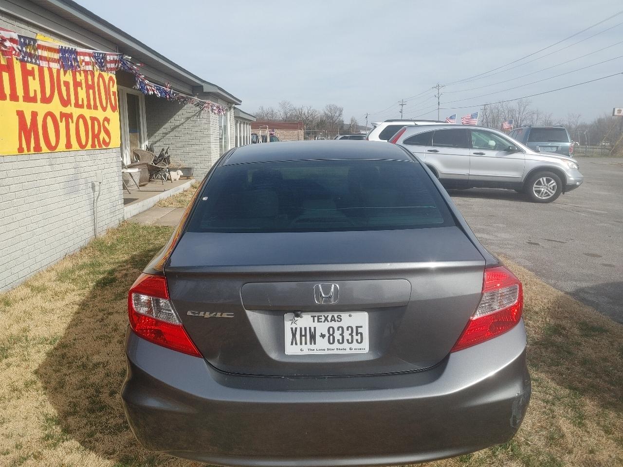 Honda Civic LX Sedan 5-Speed AT 2012