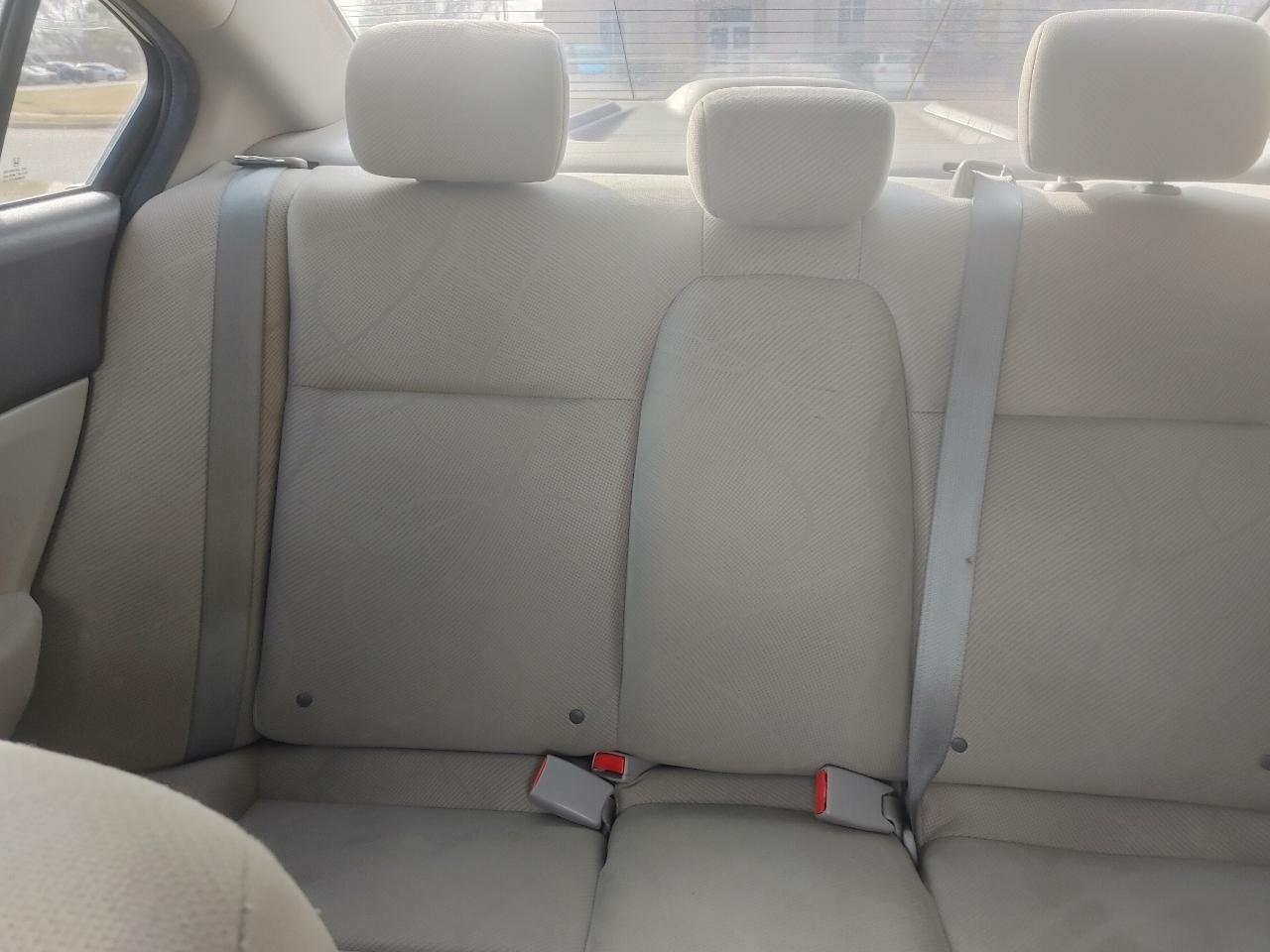 Honda Civic LX Sedan 5-Speed AT 2012