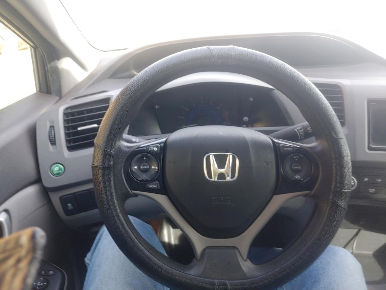 Honda Civic LX Sedan 5-Speed AT 2012