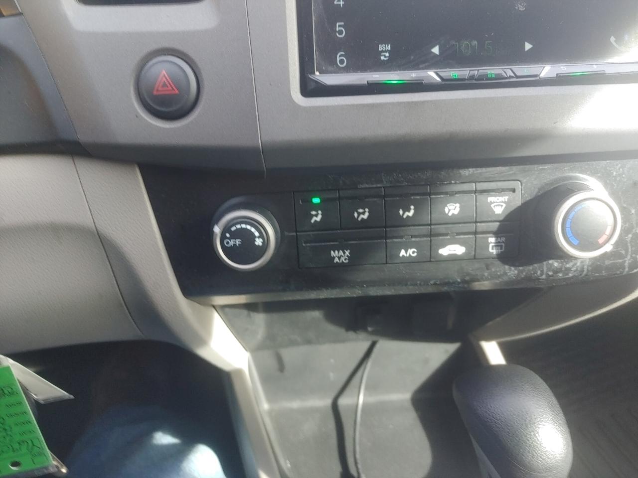 Honda Civic LX Sedan 5-Speed AT 2012