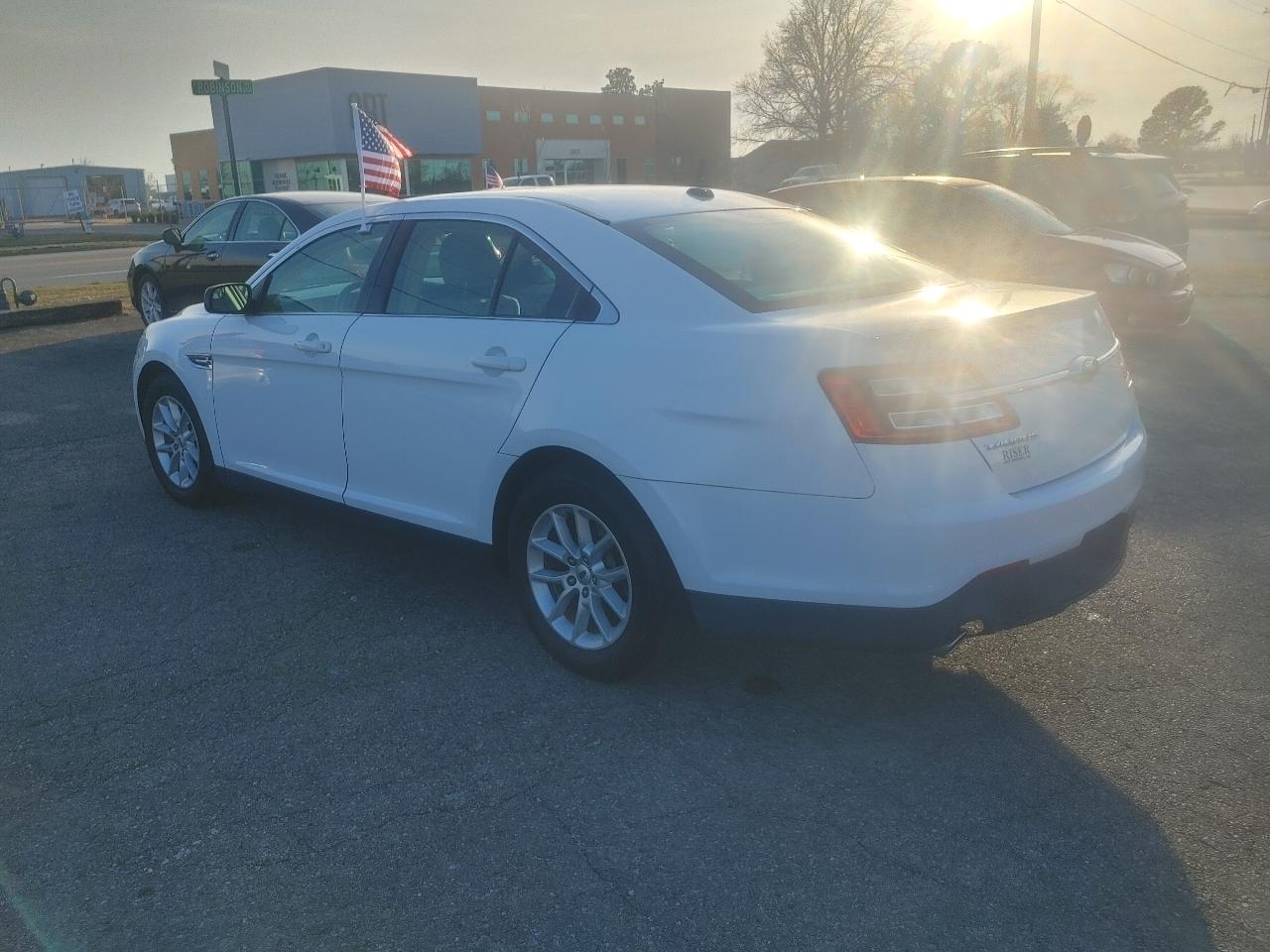 Ford Taurus SE FWD 2015