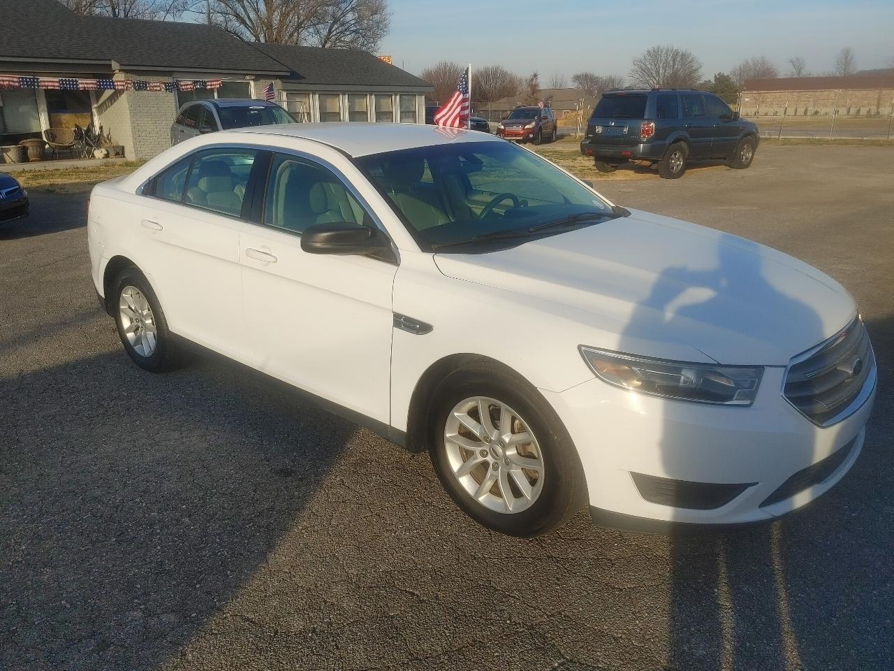 Ford Taurus SE FWD 2015