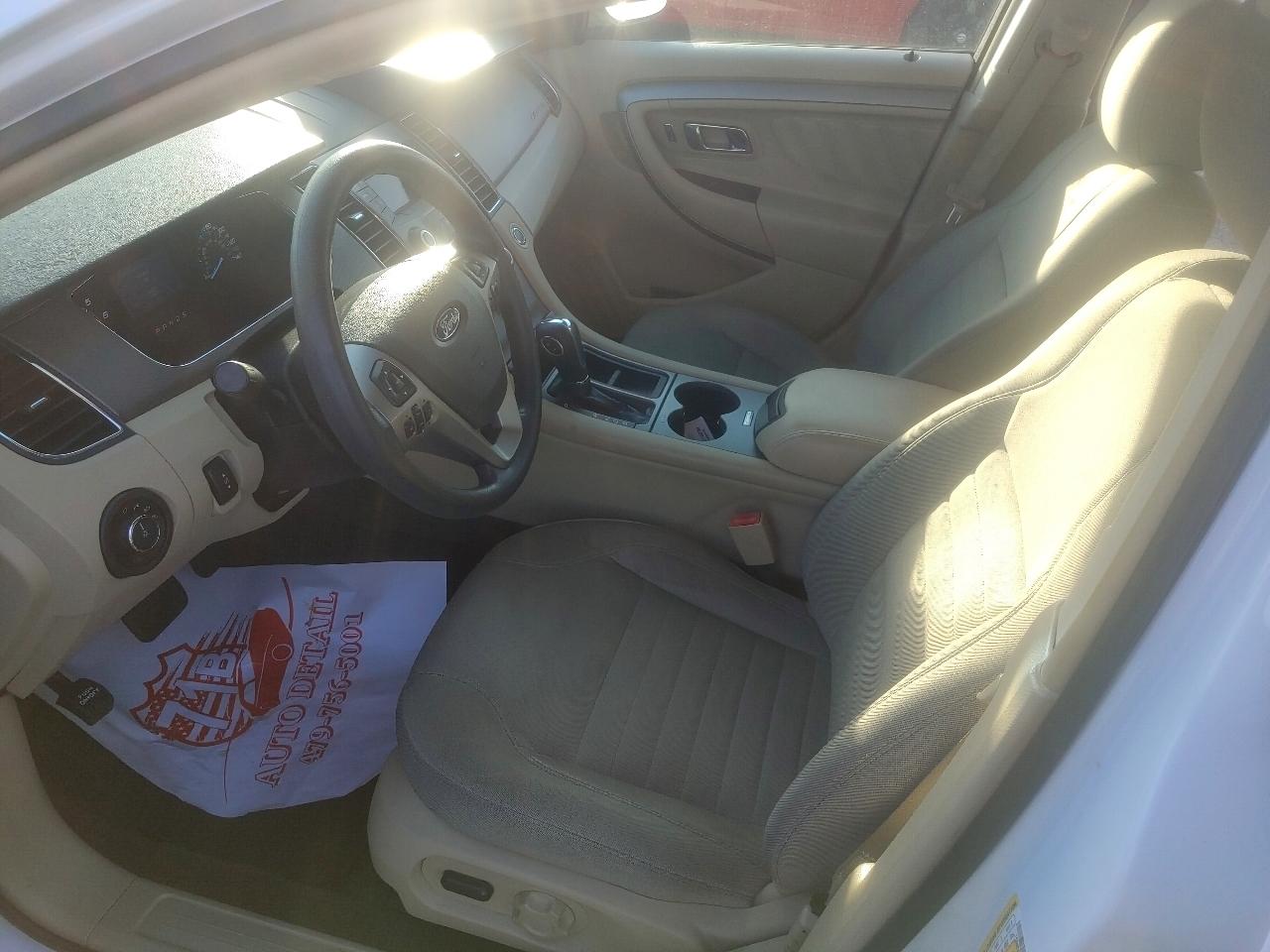 Ford Taurus SE FWD 2015