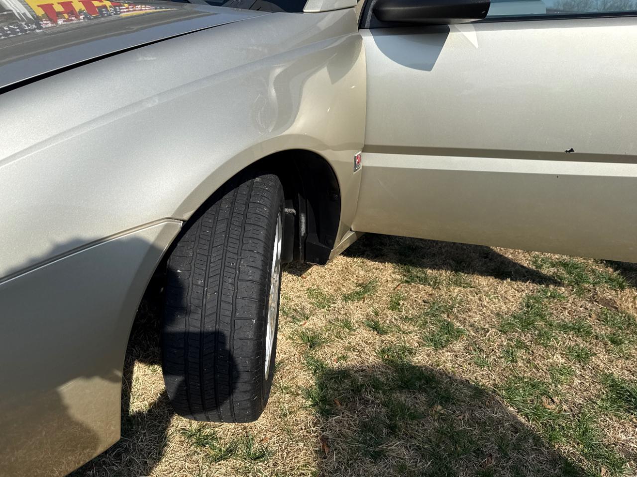 Saturn ION 4dr Sdn Auto ION 2 2004