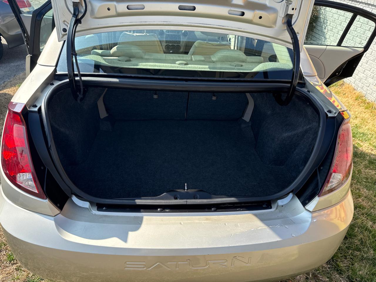 Saturn ION 4dr Sdn Auto ION 2 2004