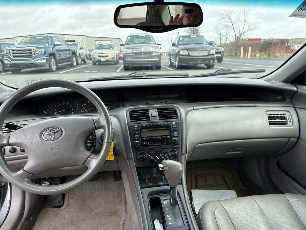 Toyota Avalon XL 2004