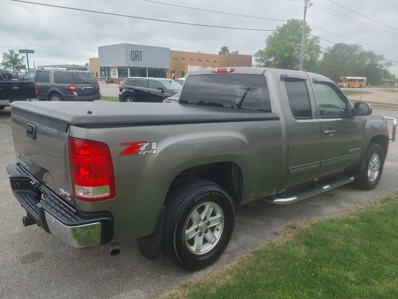 GMC Sierra 1500 Work Truck Ext. Cab Short Box 4WD 2007