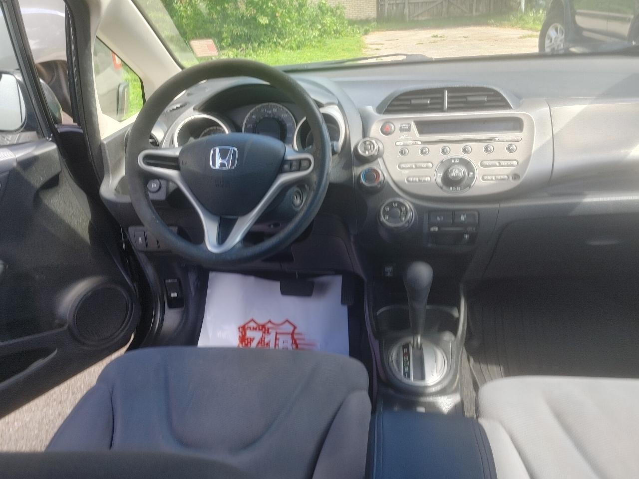 Honda Fit 5-Speed AT 2013