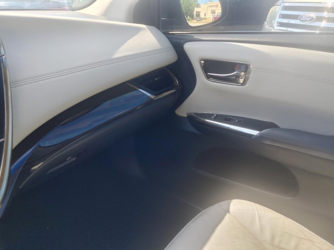 Toyota Avalon XLE 2013