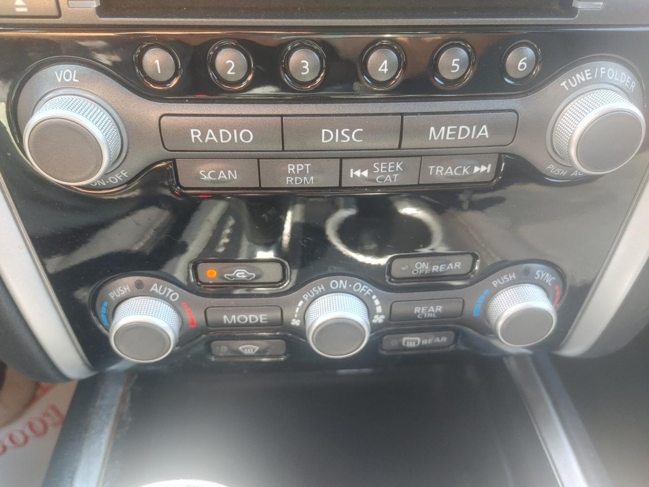 Nissan Pathfinder SV 4WD 2019