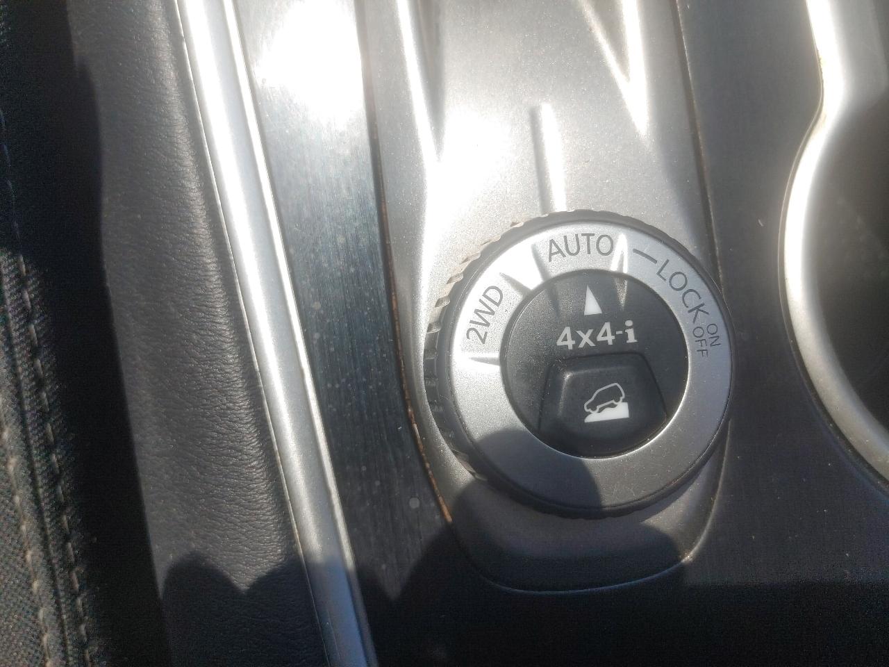 Nissan Pathfinder SV 4WD 2019