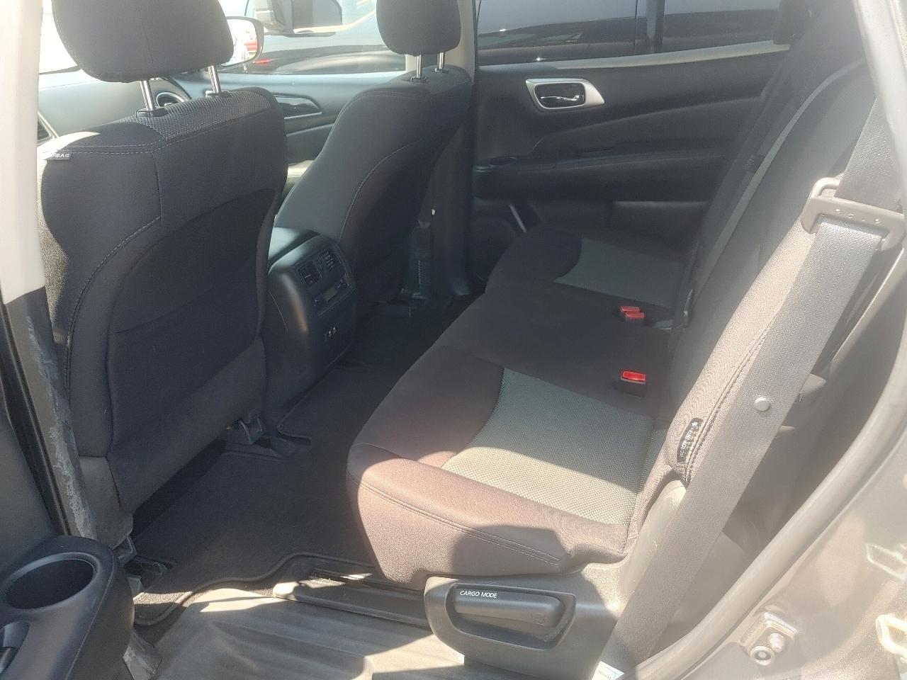 Nissan Pathfinder SV 4WD 2019