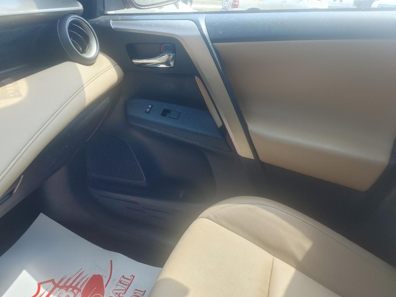 Toyota RAV4 Limited FWD 2014