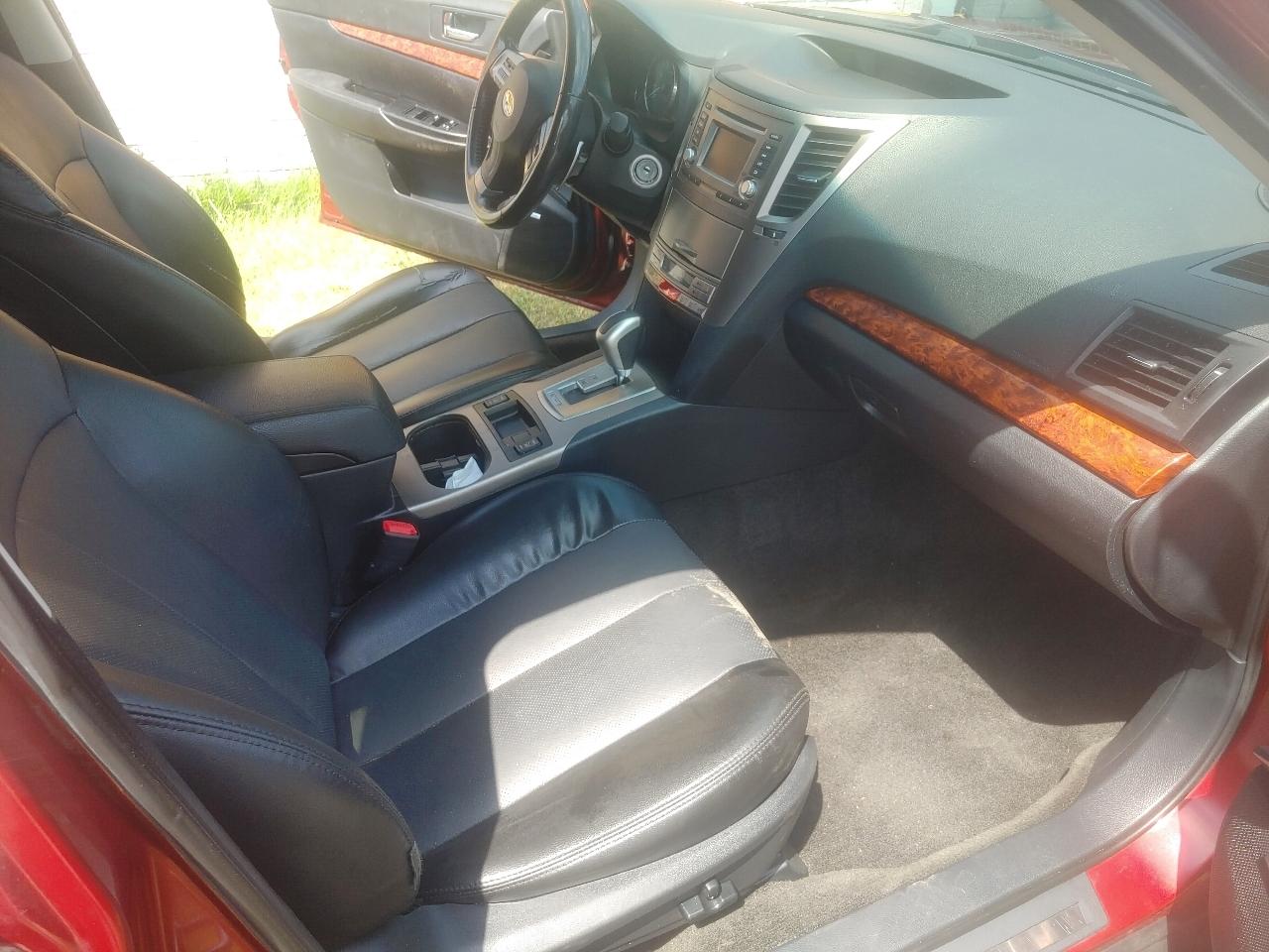 Subaru Outback 2.5i Limited 2012