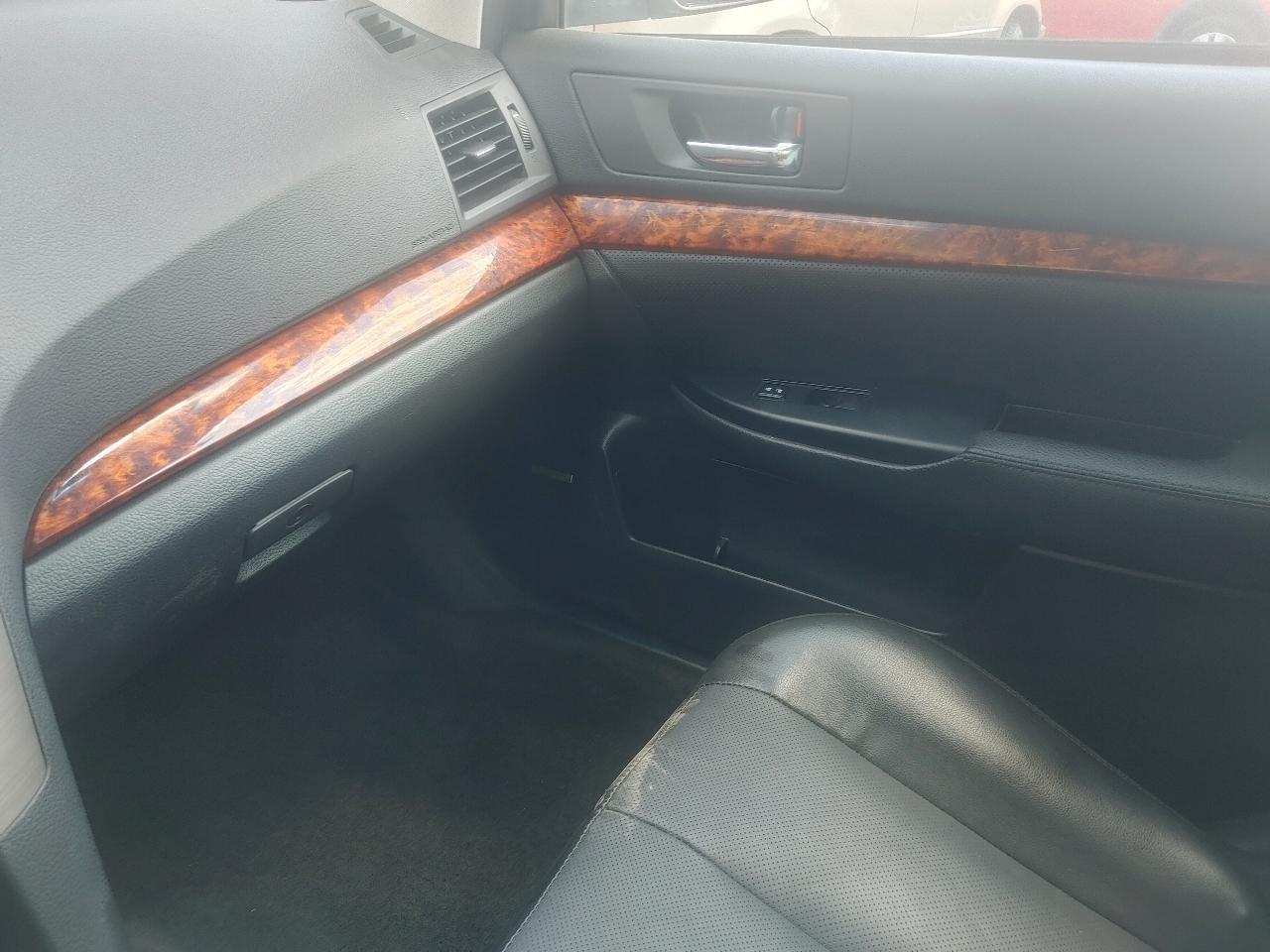 Subaru Outback 2.5i Limited 2012