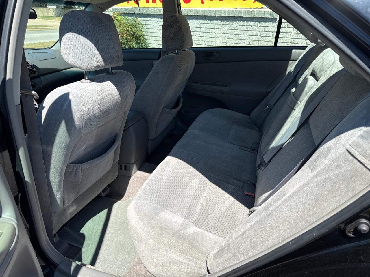 Toyota Camry LE  2004