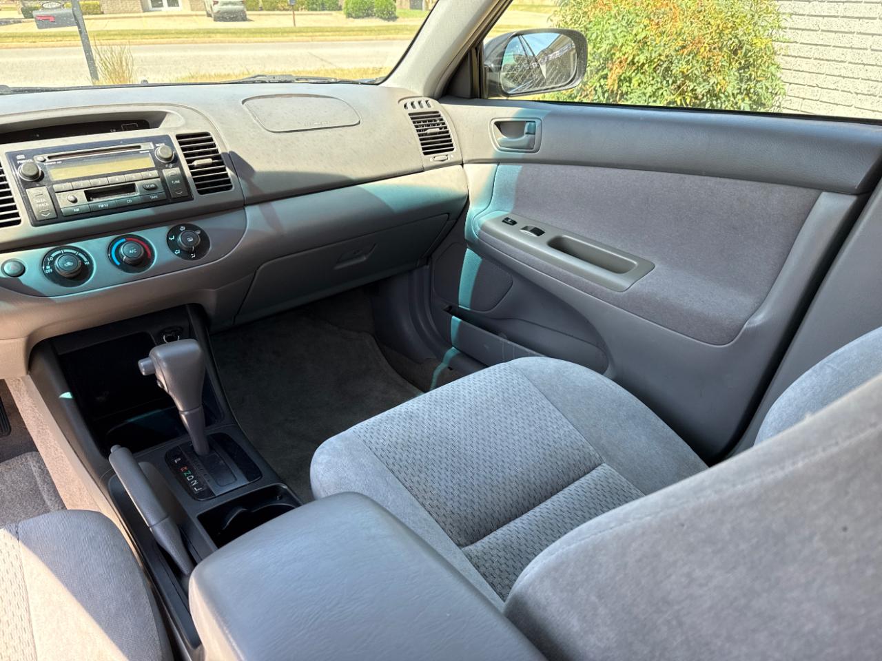 Toyota Camry LE  2004