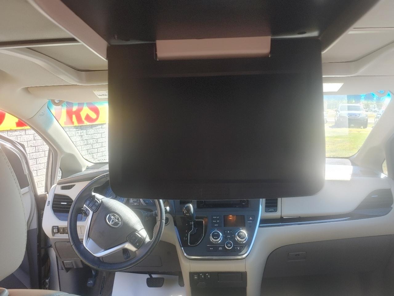 Toyota Sienna Limited Premium 7-Passenger 2017