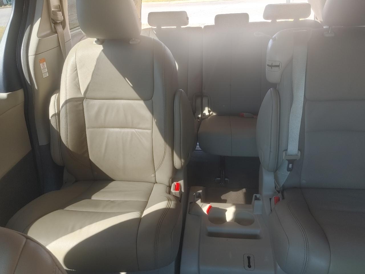 Toyota Sienna Limited Premium 7-Passenger 2017