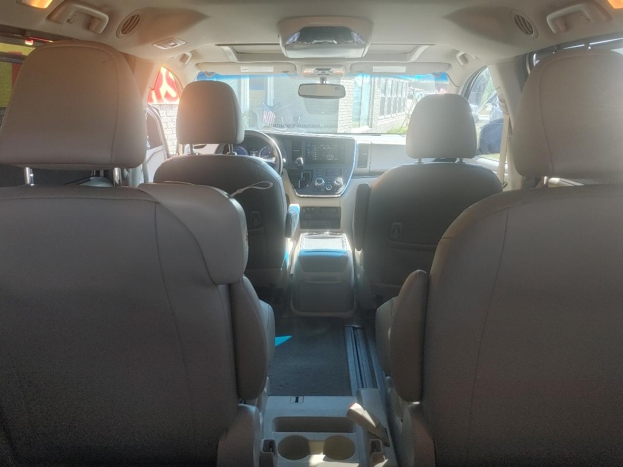 Toyota Sienna Limited Premium 7-Passenger 2017