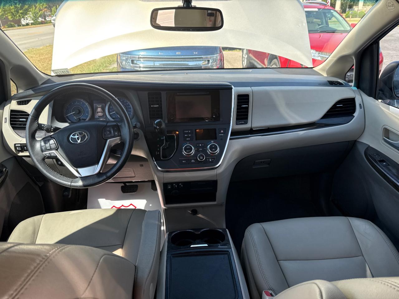 Toyota Sienna Limited Premium 7-Passenger 2017