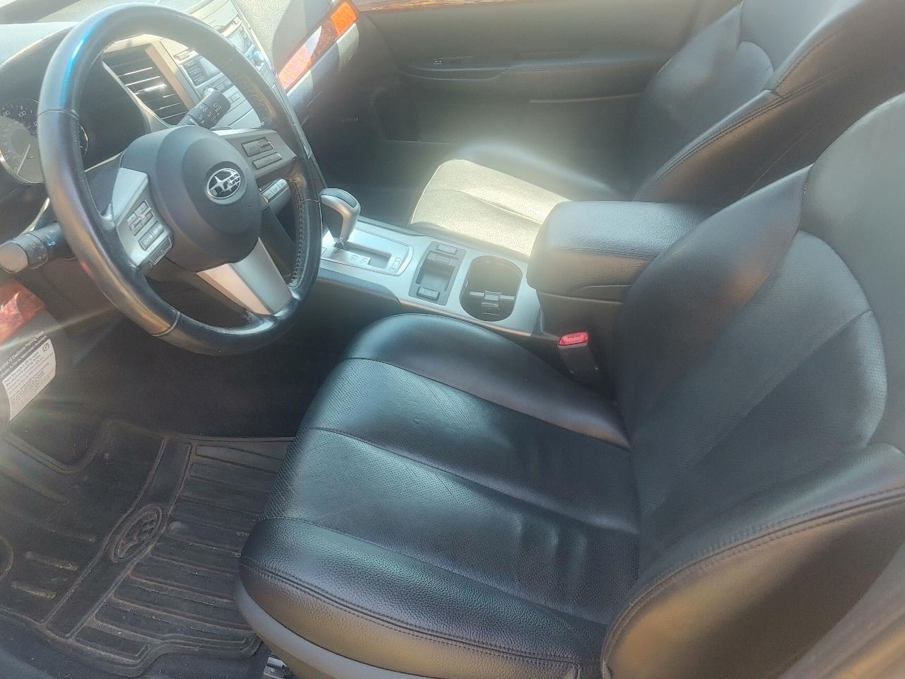 Subaru Outback 2.5i Limited 2010