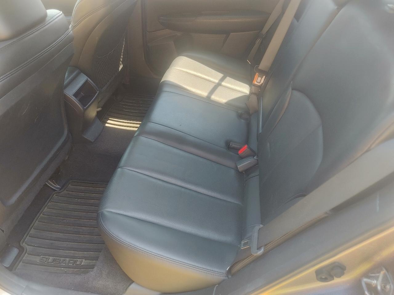 Subaru Outback 2.5i Limited 2010