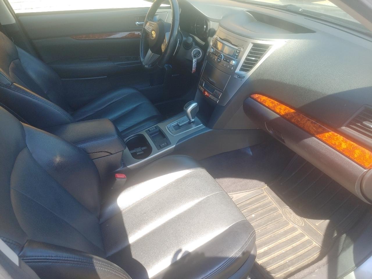 Subaru Outback 2.5i Limited 2010