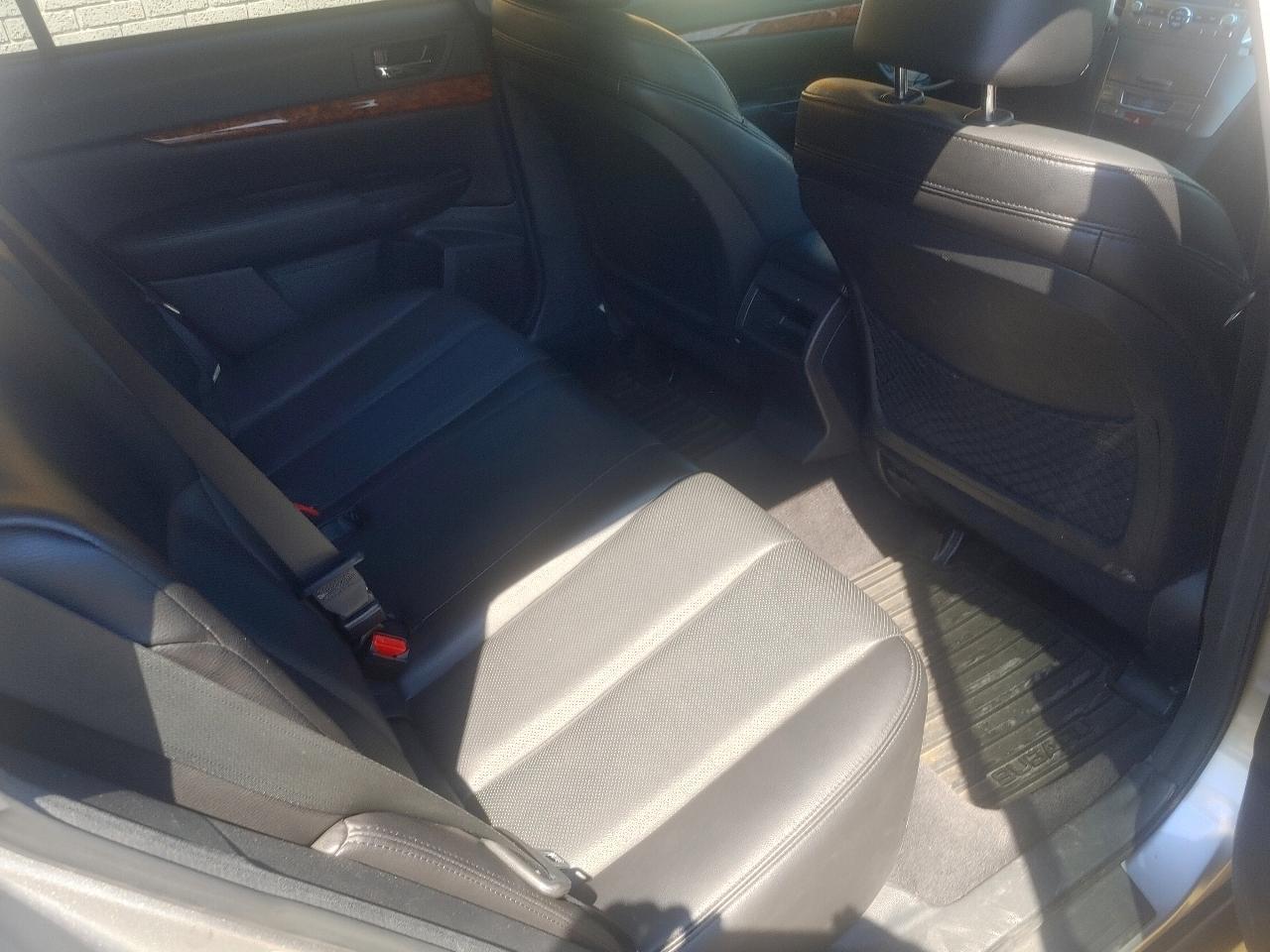 Subaru Outback 2.5i Limited 2010