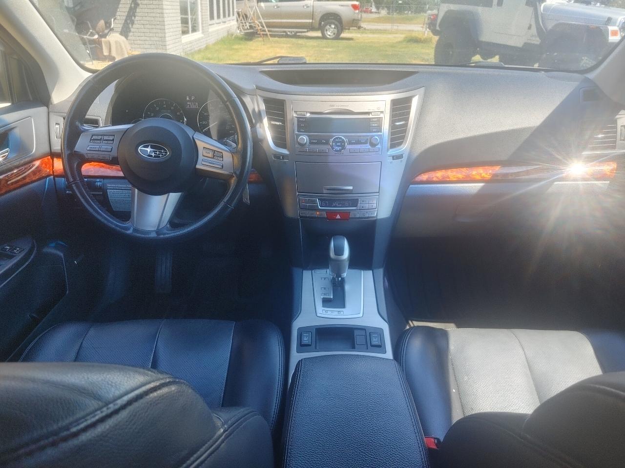 Subaru Outback 2.5i Limited 2010