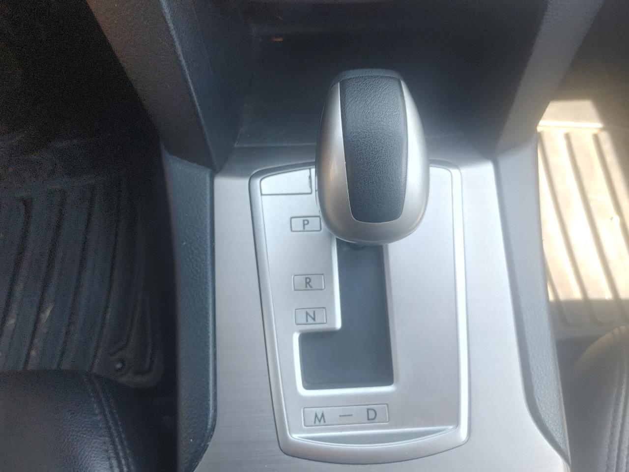 Subaru Outback 2.5i Limited 2010