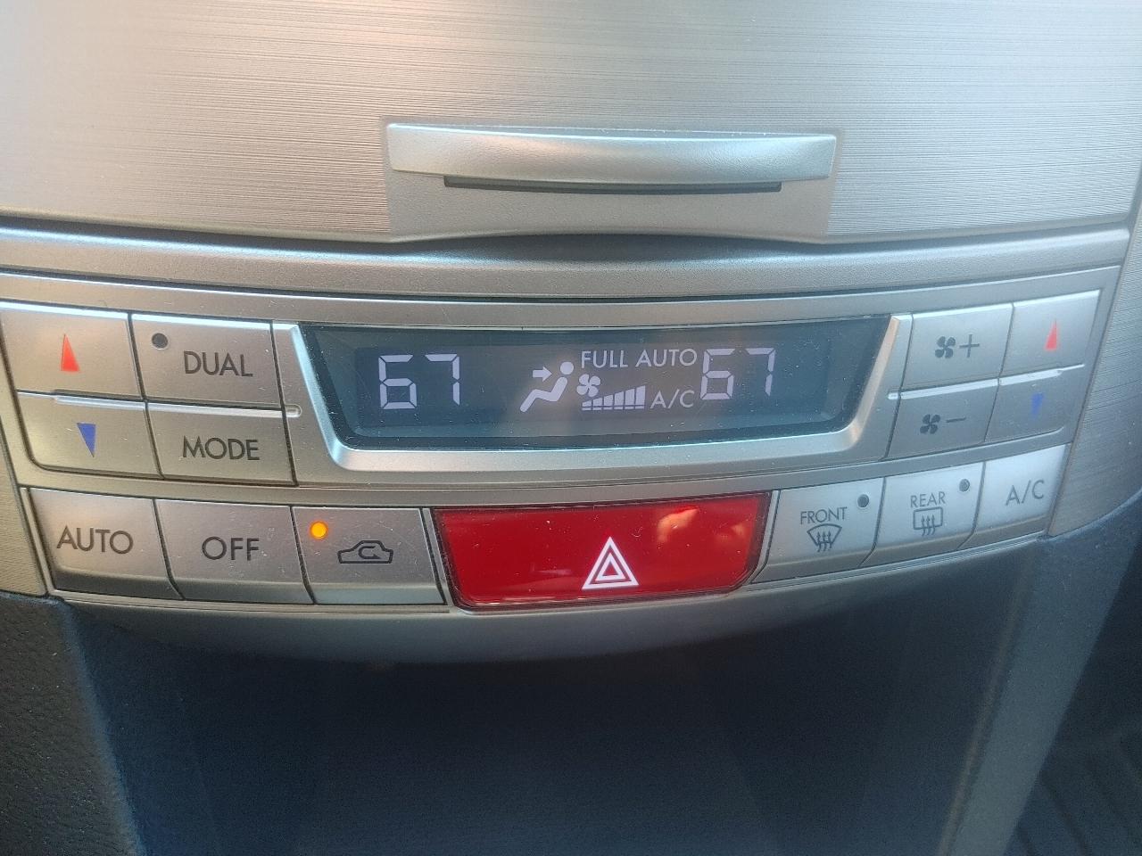 Subaru Outback 2.5i Limited 2010
