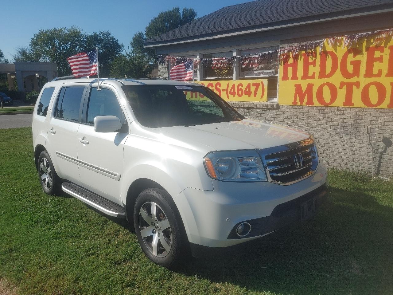 Honda Pilot Touring 4WD 5-Spd AT with DVD 2013