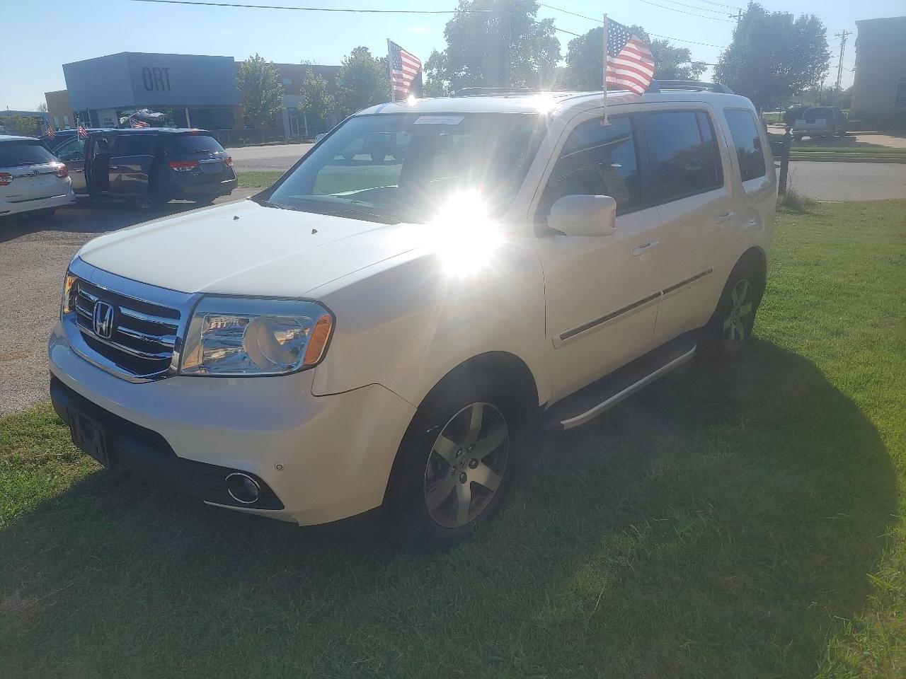 Honda Pilot Touring 4WD 5-Spd AT with DVD 2013