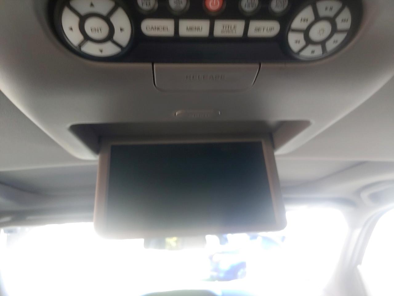 Honda Pilot Touring 4WD 5-Spd AT with DVD 2013