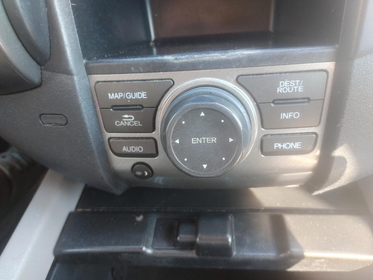Honda Pilot Touring 4WD 5-Spd AT with DVD 2013