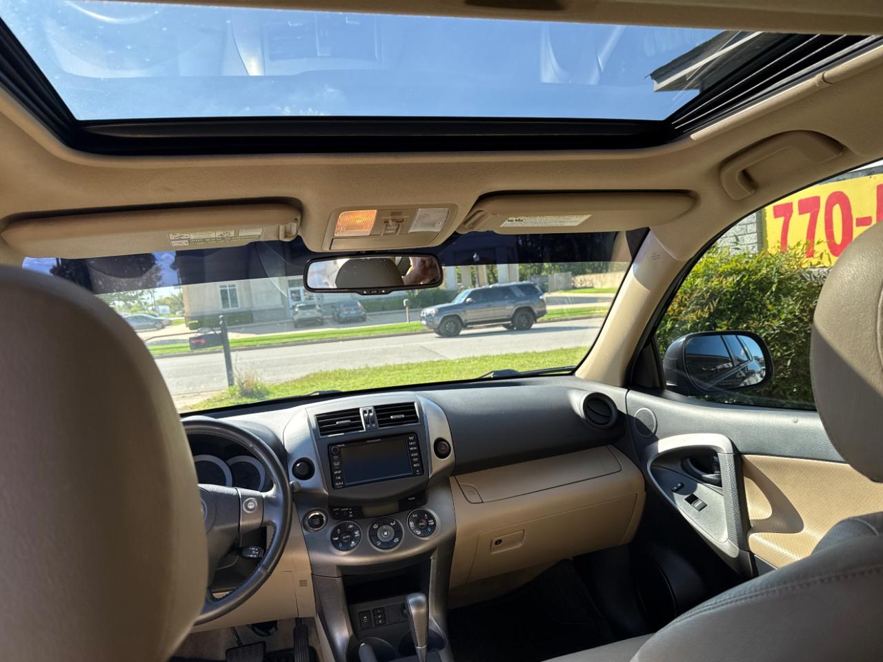 Toyota RAV4 Limited V6 2WD 2010
