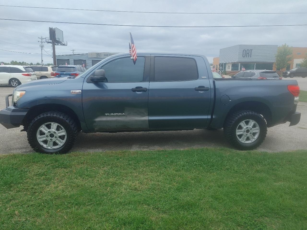 Toyota Tundra SR5 CrewMax 5.7L 4WD 2008