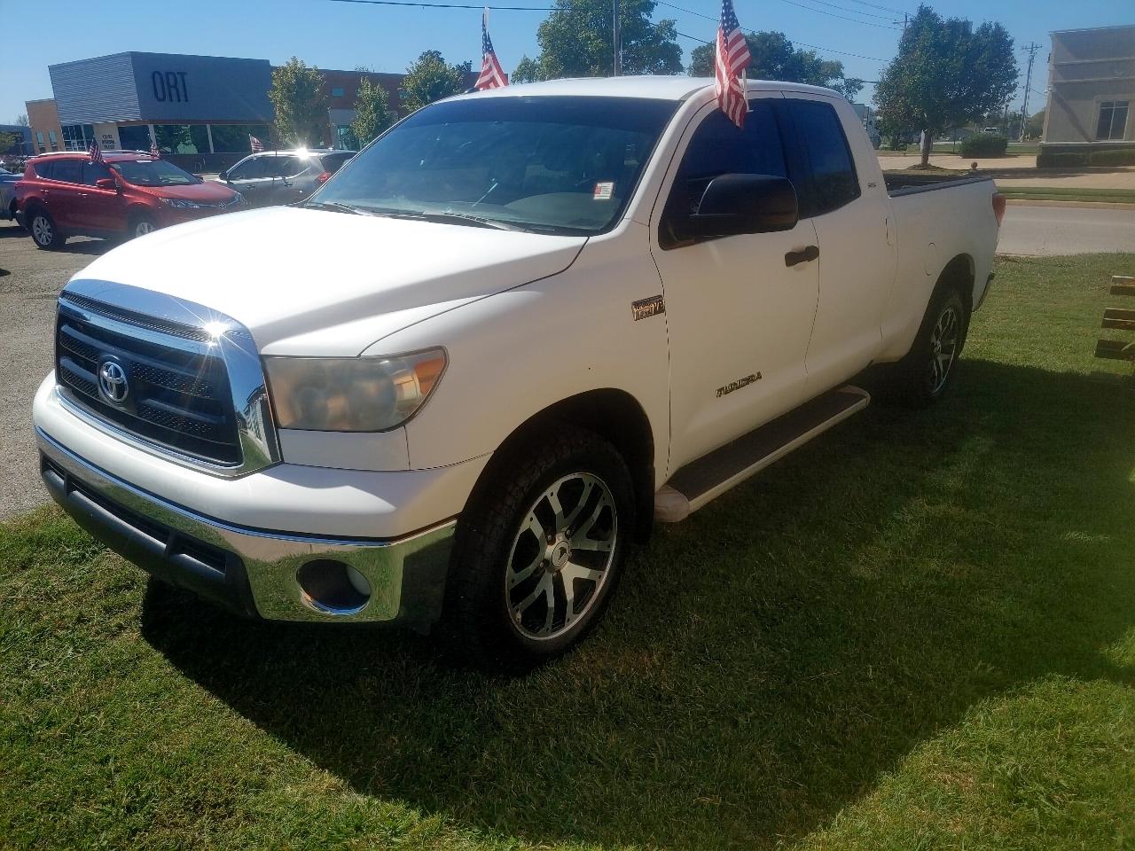 Toyota Tundra Tundra-Grade 5.7L Double Cab 2WD 2010