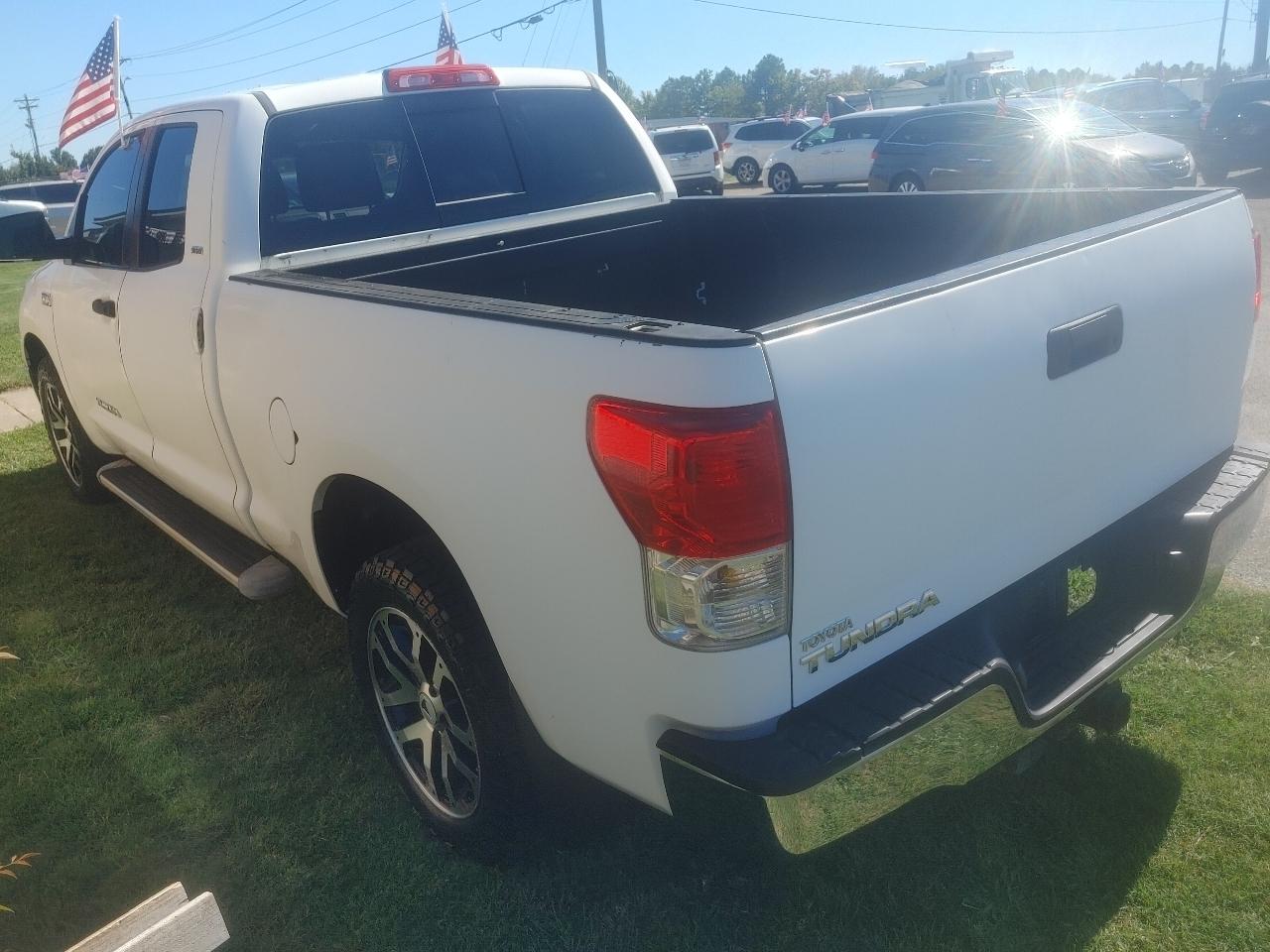 Toyota Tundra Tundra-Grade 5.7L Double Cab 2WD 2010