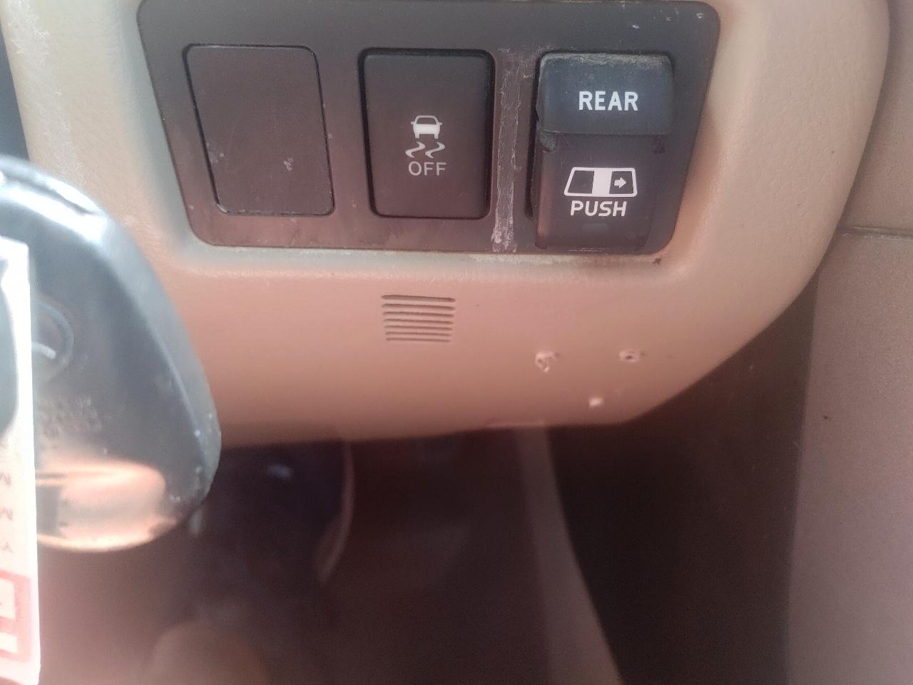 Toyota Tundra Tundra-Grade 5.7L Double Cab 2WD 2010
