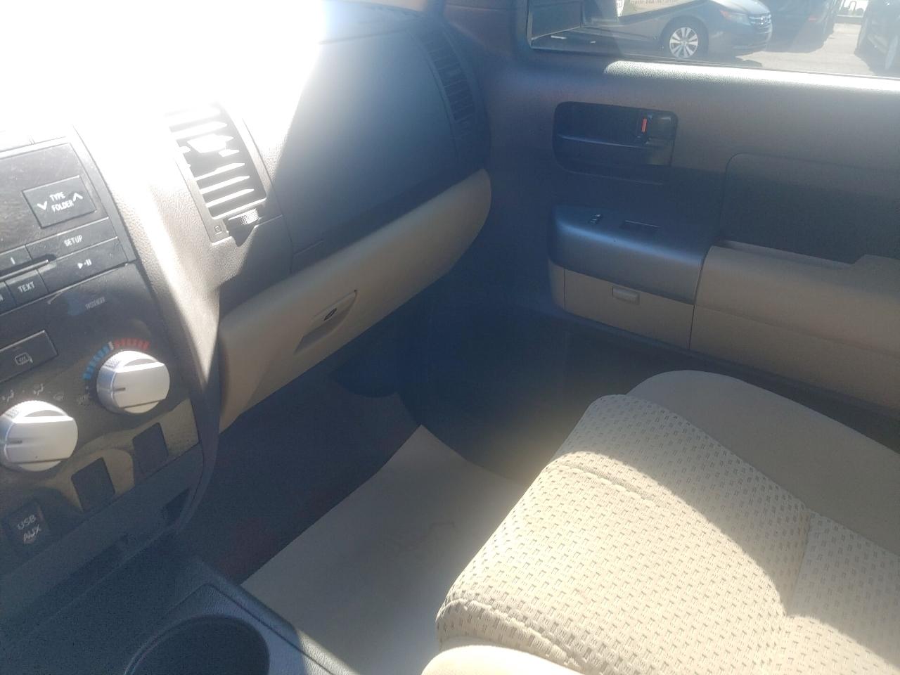 Toyota Tundra Tundra-Grade 5.7L Double Cab 2WD 2010
