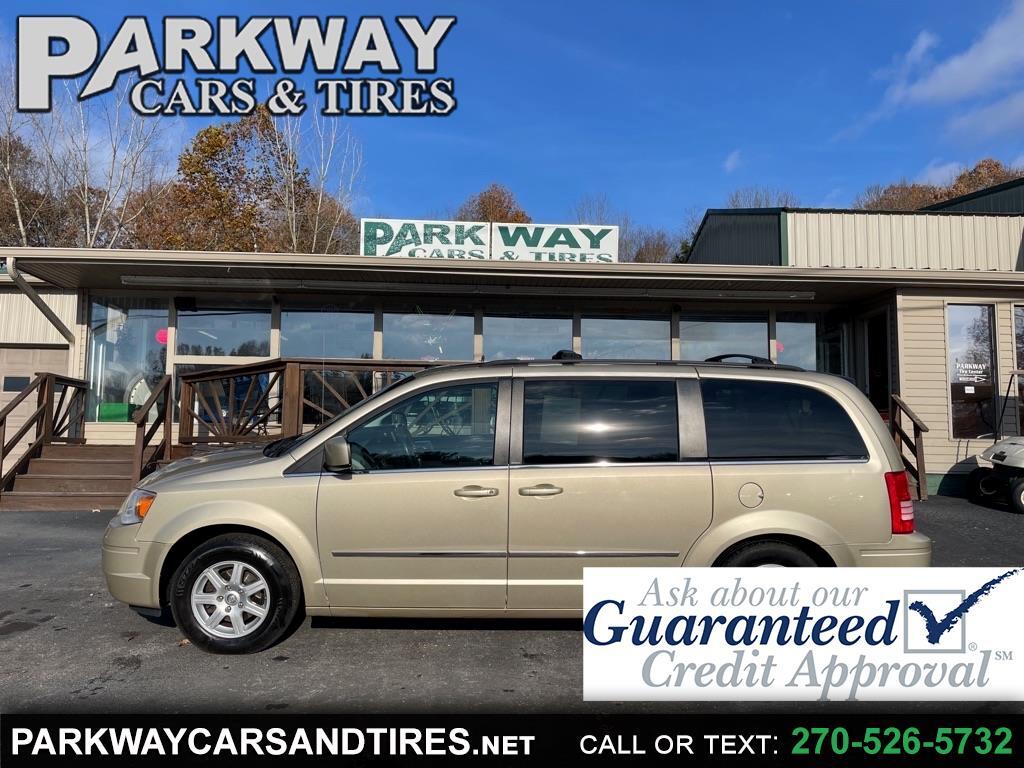 Chrysler Town & Country 4dr Wgn Touring Plus 2010