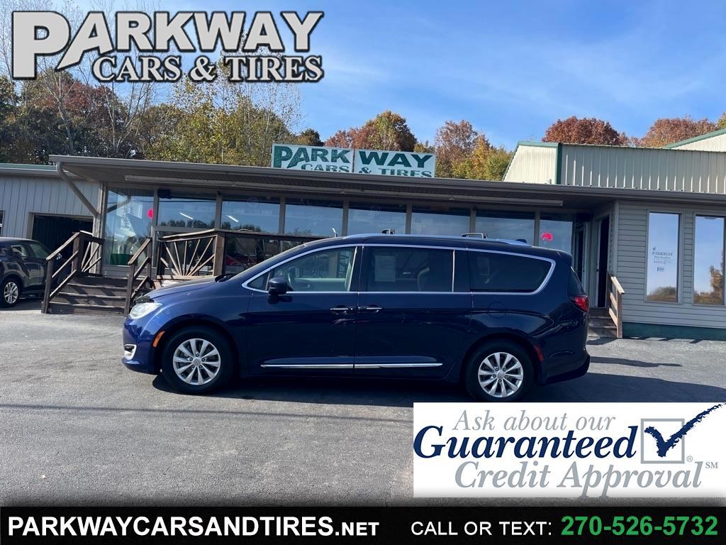 Chrysler Pacifica Touring L FWD 2018