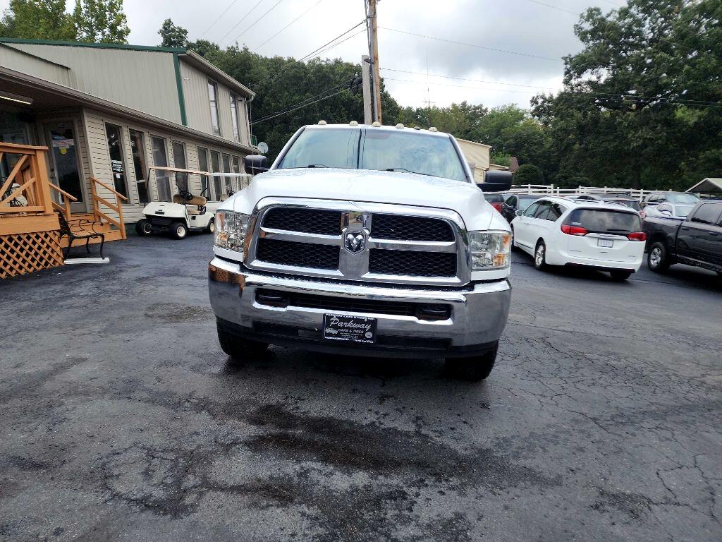 RAM 2500 4WD Reg Cab 140.5" Tradesman 2014 RAM 2500 4WD Reg Cab 140.5" Tradesman 2014